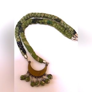 sale Brand New unique batik necklace $8